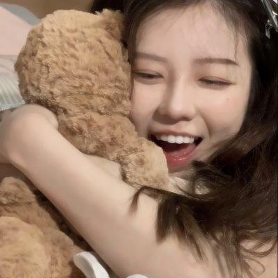 照片中的女孩